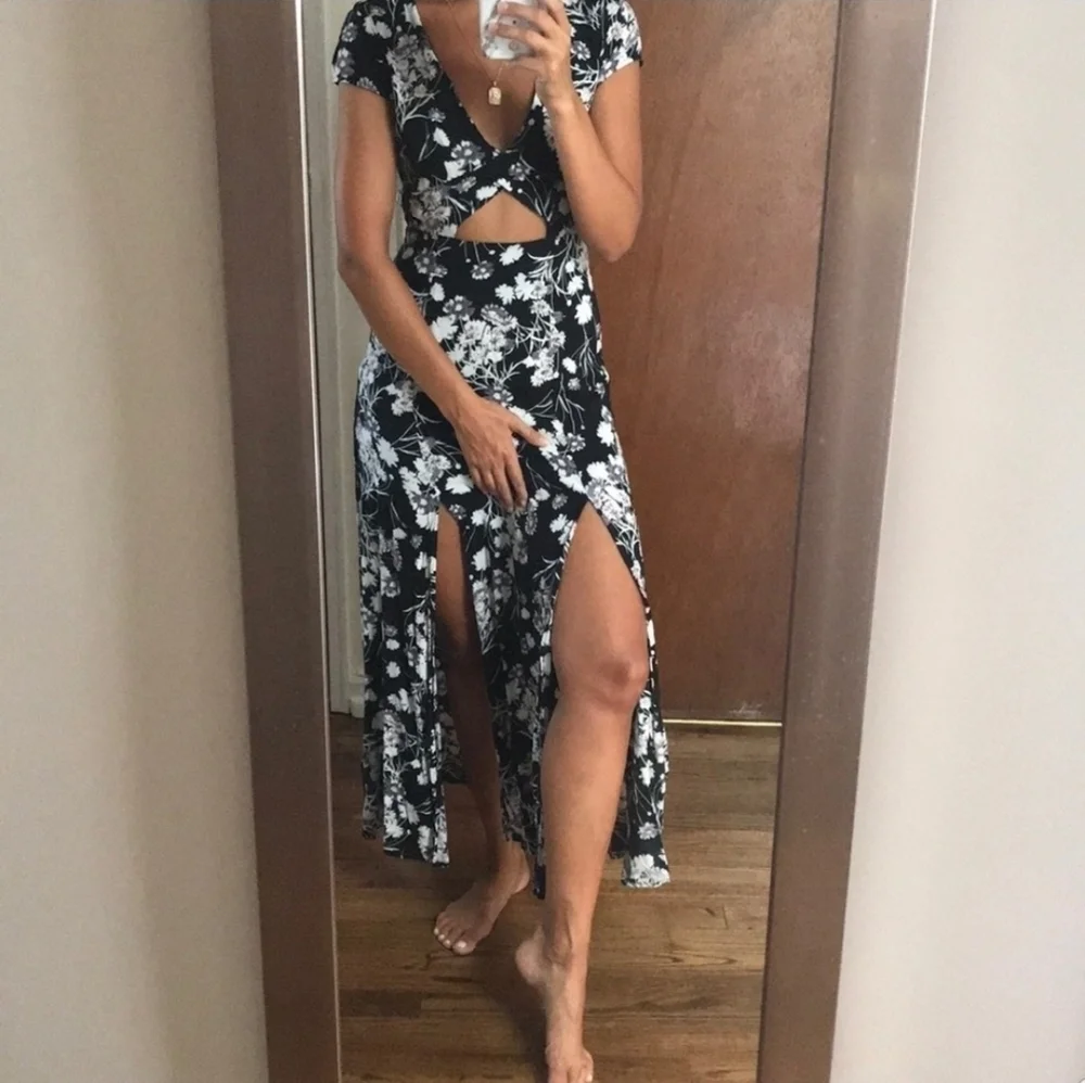 Love + Harmony | Floral Maxi dress - Picture 3 of 14